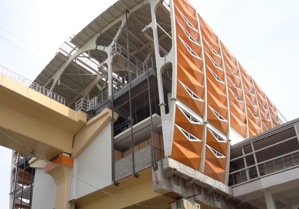 Standing seam roofing system